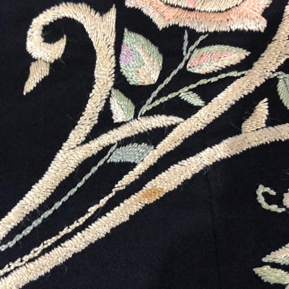 Harold’s Black A Line Floral Embroidered Skirt - Picture 8 of 8